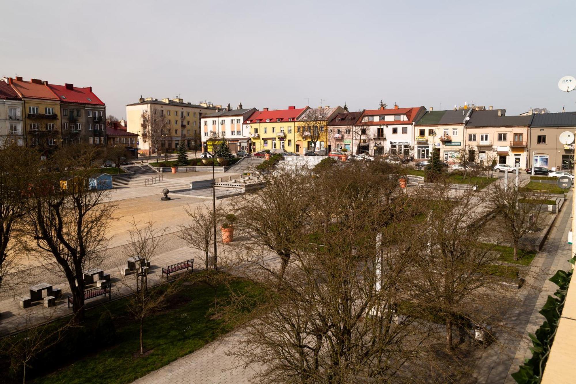 Apartament Rynek 10 Ostrowiec Świętokrzyski エクステリア 写真